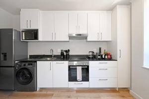 Halo - Sleek Urban Studio at The Tokyo