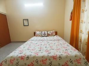 A room in Fursat, Sarnath