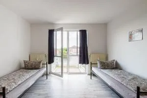 Enjoy your stay with DKN apartments - Mon-Sun - Late night check-in - Multilanguage - Near Railway station - Witamy serdecznie - Gentha