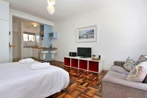 Sandringham Studio in Mouille Point