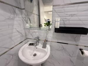 استديو انيق