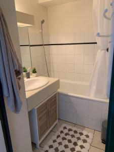 Appartements Appartement Cosy Hypercentre vue sur les montagnes : photos des chambres