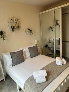 Modern spacious apartment in Addlestone