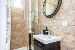 Grand New Apartment in Puteaux - III