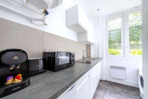 Grand New Apartment in Puteaux - III