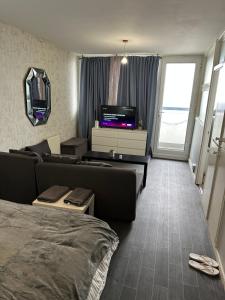 OYEs STUDIO APARTMENT