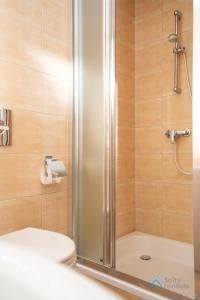 Comfortable 3city Apartment with Balcony by Noclegi Renters