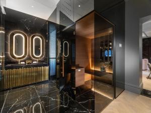 Deluxe Suite with Sauna