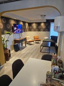 Full Privacy Townhome in Oslo with WIFI