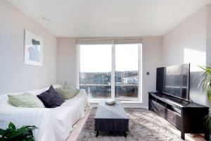 Charming & Modern Flat with Balcony