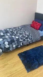 Kynance Gardens Female Only - Caldecote