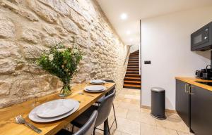 AC & Duplex Close to Eiffel Tower - 20 min Away