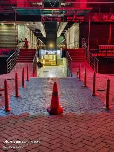 Fanateer Mall Lodge ujire - Navūru