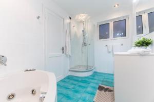 CasaViva - Elegant Bilo with shared pool in Genova Nervi