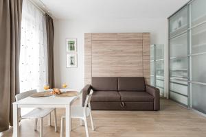 City center studio, 24