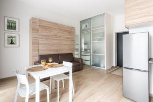 City center studio, 24