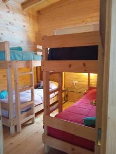 Hermosa casa en medio del bosque