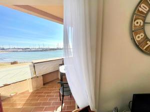 Appartements Voile de Mer 1 - Les Pieds dans l-eau, CLIM, Wifi, 2 personnes : photos des chambres