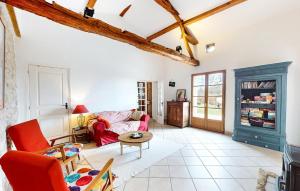 Nice Home In Saint-Géraud-De-Corps