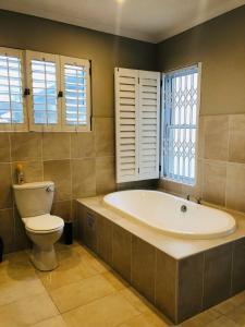 Coral Tides -18 sleeper Beach house