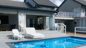 Coral Tides -18 sleeper Beach house