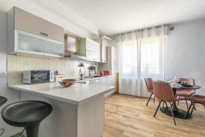 Cozy Apt - Close to City Center and Train Station