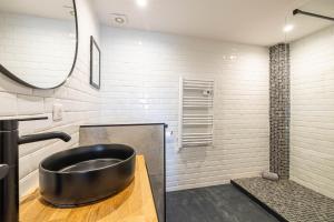 5 CARNOT - Beautiful apartment, 4 people, 150m from Palais des Festivals