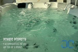 Arada Property - 4 Houses in 1 Private Property, Free Parking and Hot Tub