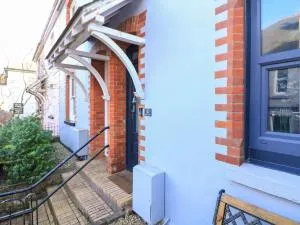 4 Alma Terrace - South Milton