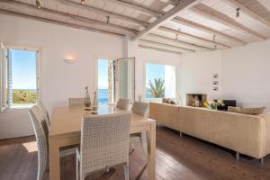 Beachfront House 50m from the beach