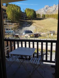 Appartements Residence Val Benoit face a la piste de ski l-aiguille en centre station 4 couchages : photos des chambres