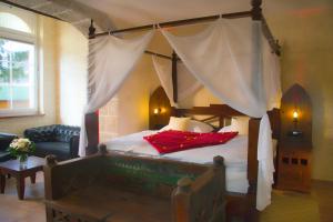 Ostsee-Rittergut-Rügen mit BinzHotel & OrdensKapelle & RomantikGut