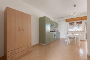 Nanzi Mari by BarbarHouse