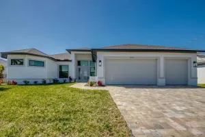 Villa Serenity by CoralVilla - newly built on water - Matlacha