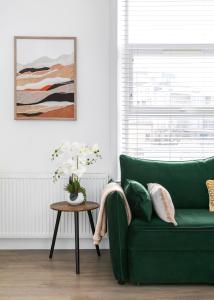 Stylish Apartment in Queens Park