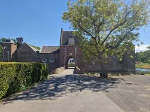 Burg Heimerzheim - بورنهايم