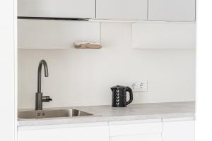 City center studio, parking, 16