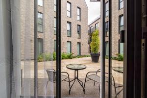 City center studio, parking, 16