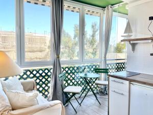 Mediterraneo Studio Front Beach - EaW Homes