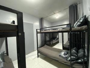 Can accommodate up to 10 guest near Virac Airport