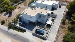 Villa Miggelangelo - Tisno