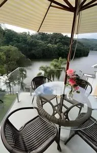 Casa de luxo a beira do lago, Spa, acesso a água. - Rio dos Cedros