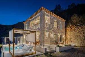 Urania Luxury Villa Rhea