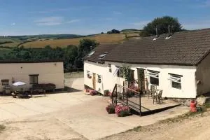 Cottage on Exmoor - Sleeps 8 & Parking - Exton