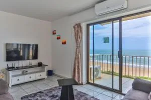 504 Amazibu Holiday Flat- Paradise on the Beach - Isipingo