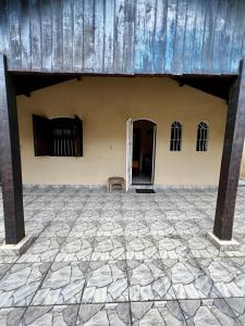 Casa Bauri Espaçosa com Churrasqueira e só 600m da praia Perequê Açú