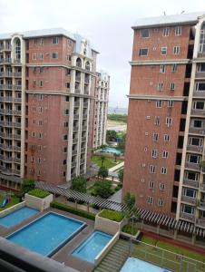 Condotel nearby MOA with Pool Access