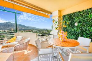 Amazing apartment with sea view in Puerto Banus
