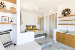 Villa Lefkos Lofos in Paros