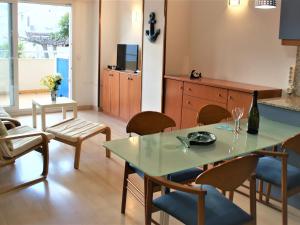 Apartamento en Complejo Residencial AV-24